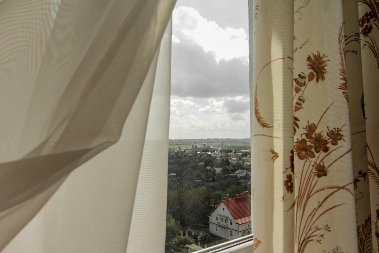 Rooms With Fortetsya View 2 Kamjanets-Podilsky Buitenkant foto
